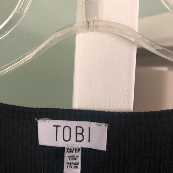 SOLD NWT Tobi trumpet sleeve top - Picture 2 of 3